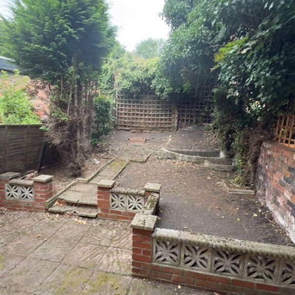 2 bedroom end of terrace house to rent - Photo 1