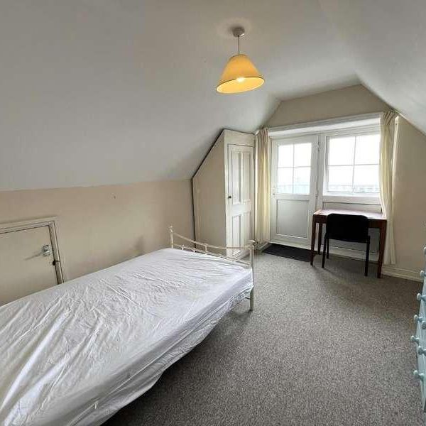 Falmouth, TR11 - Photo 1