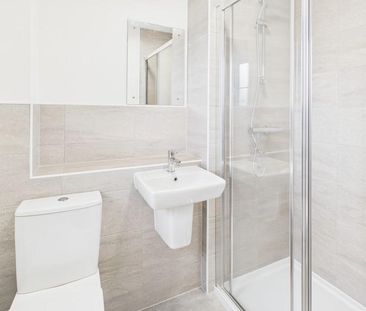 3 bedroom end of terrace house to rent - Photo 2