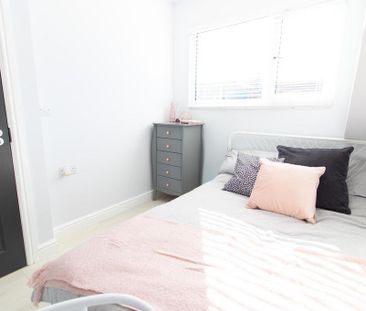 1 bedroom in a house share to rent - Photo 4