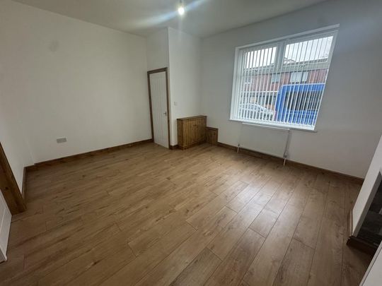 3 bedroom end of terrace house to rent - Photo 1