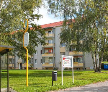 Sanierte 3-Raum-Wohnung mit Badewanne und Balkon - Photo 3
