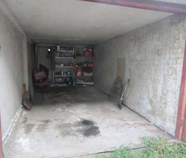 Apartament cu 2 camere, decomandat, garaj, 60 mp, zona BRD - Photo 2