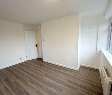 Woking, Surrey, GU22 - Photo 5