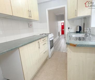 2 bedroom terraced house to rent - Photo 5