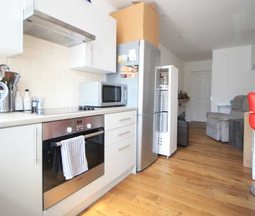 Price £1,350 pcm - Available Now - Unfurnished - Photo 4