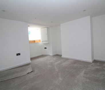 4 bedroom terraced house to rent - Photo 4