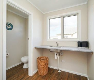 Strathern, 3 bedrooms, $550 pw - Photo 5