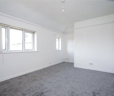 3 bedroom end of terrace house to rent - Photo 1
