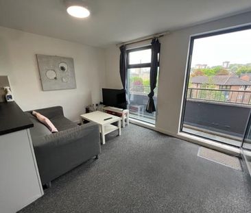 4 bedroom flat share to rent - Photo 2