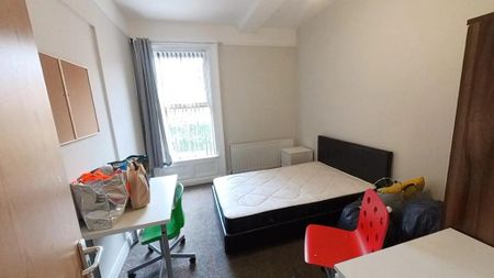 13 bedroom detached house to rent - Photo 3