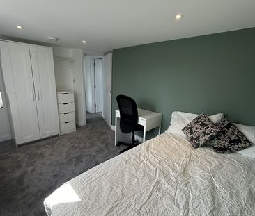 5 Bed Terraced House, Highmore Gardens, BS7 - Photo 5