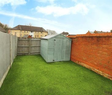 2 bedroom semi-detached house to rent - Photo 6