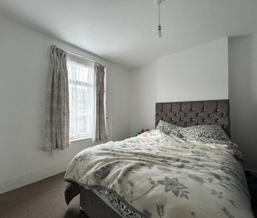 3 bedroom semi-detached house to rent - Photo 6