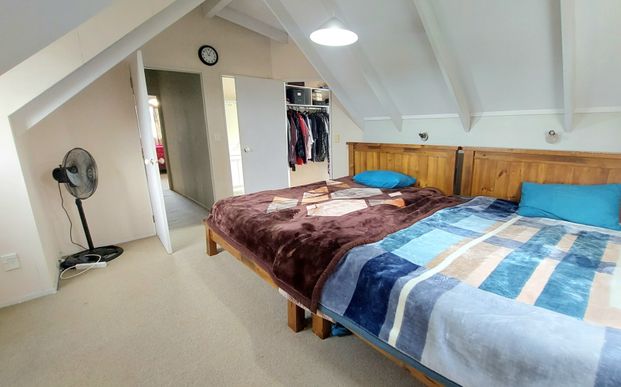 Spacious Three-Bedroom, Two-Bathroom Home in Prime Papamoa Location - Papamoa - Photo 1