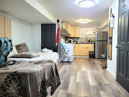 For Lease - 5675 Peer Street, Niagara Falls, Ontario - Photo 4