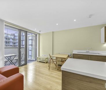 Waterside Way London N17 - Photo 1