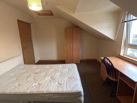All Bedrooms Upstairs, 5 Westminster Street, Botanic Area ~ Behind Queens, Belfast, BT7 1LA - Photo 3