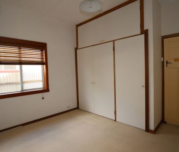 CENTRALLY LOCATED BEAUTIFUL BUNGALOW - Photo 2