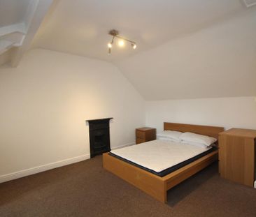 4 bedroom terraced house to rent - Photo 4