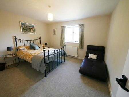 4 bedroom detached house to rent - Photo 5
