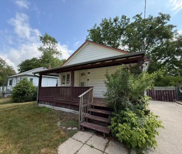 For Lease - 7 Weir Crescent, Toronto, Ontario - Photo 1