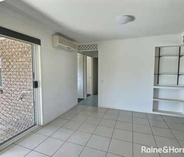 LOW SET 3 BEDROOM HOME IN NEW AUCKLAND! - Photo 1