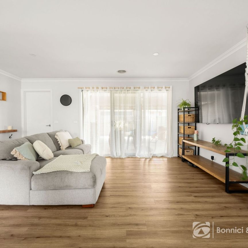 IDEAL FAMILY HOME WITH GREAT ENTERTAINING AREA! - Photo 1