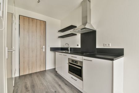 Te huur: Huis Waldorpstraat 1010 in Den Haag - Foto 2