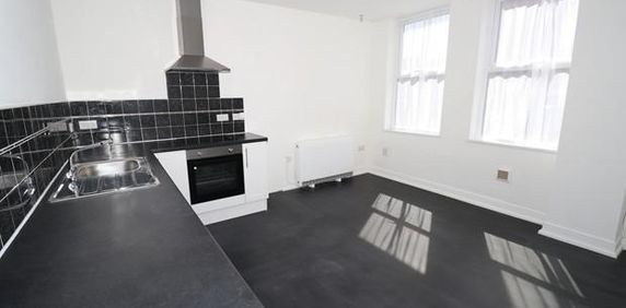 1 bedroom ground floor flat to rent - Photo 2