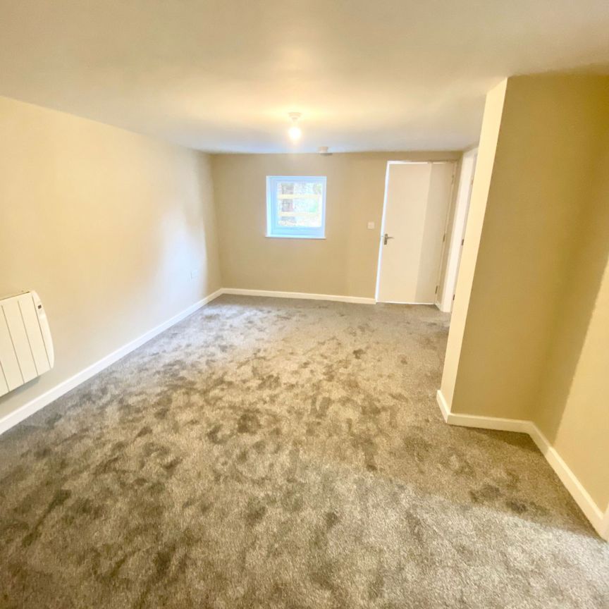 Home - Rooms - FLAT 3 15 MOUNT VERNON ROAD BARNSLEY S70 4DF - Photo 1