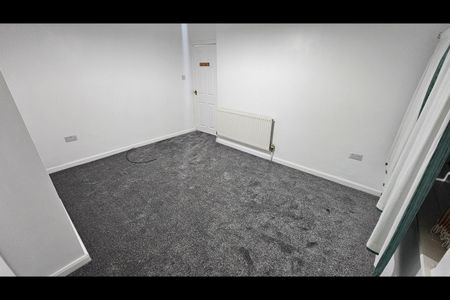 3 Bed Semi-Detached House, Sissions Road, LS10 - Photo 5