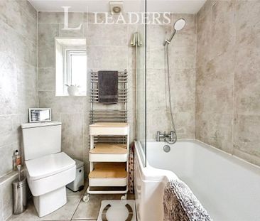 3 bedroom terraced house to rent - Photo 5