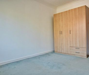 1 bedroom ground floor flat to rent - Photo 2