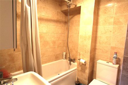 Hanger Lane, Ealing, W5 3DA - Photo 5