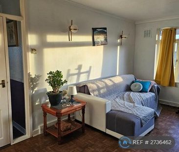 3 bedroom flat to rent - Photo 1