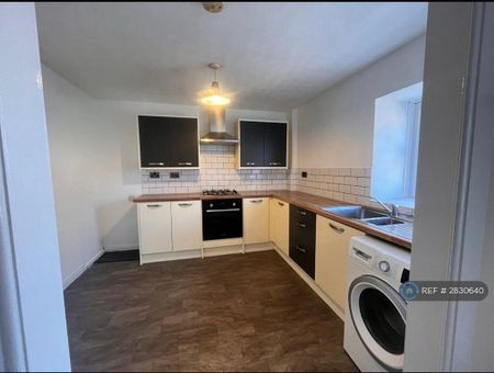 2 bedroom flat to rent - Photo 4