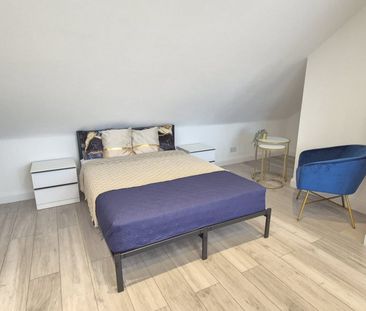 Studio Flat, Weston Drive, HA7 - Photo 2