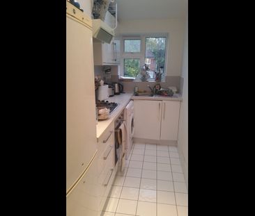 1 Bed Flat, Robin Hood Lane, SW15 - Photo 5