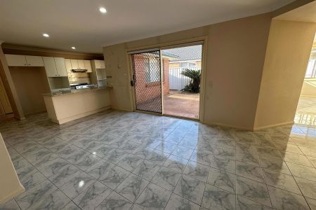 'IMPRESSIVE FAMILY HOME IN IDEAL LOCATION' - Photo 4