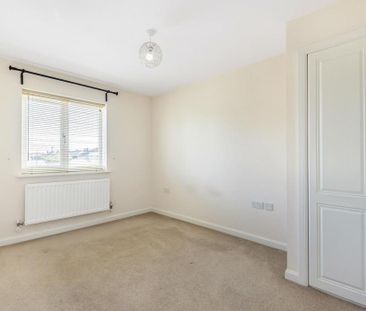 3 bedroom coach house to rent - Photo 4