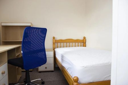 5 bedroom house to rent - Photo 2