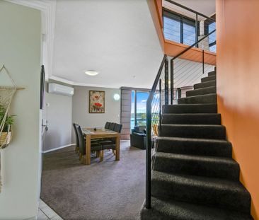 Picnic Point – Three Bedroom Penthouse with Private Roof Top Garden! - Photo 5