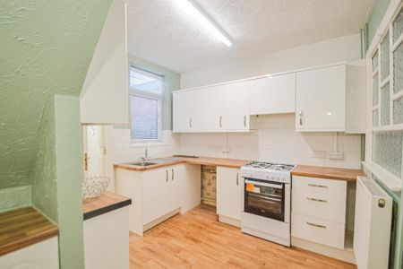 2 bedroom terraced house to rent - Photo 5