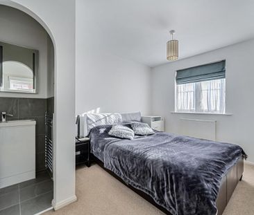 3 bedroom terraced house to rent - Photo 4