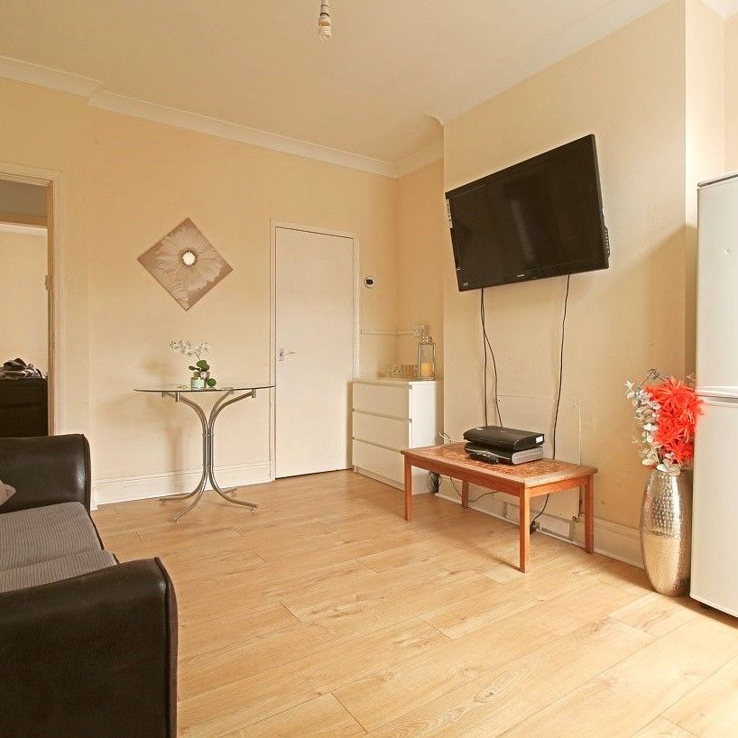 63 Hewson Road, Lincoln, Lincolnshire, LN1 1RZ - Photo 2