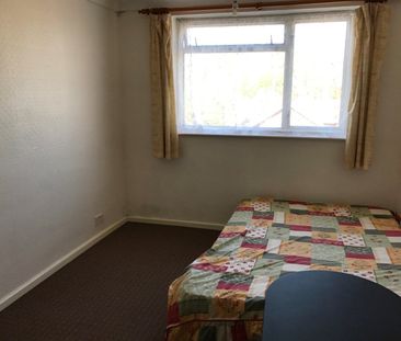 2 Bed Flat, Clive House, CR0 - Photo 4