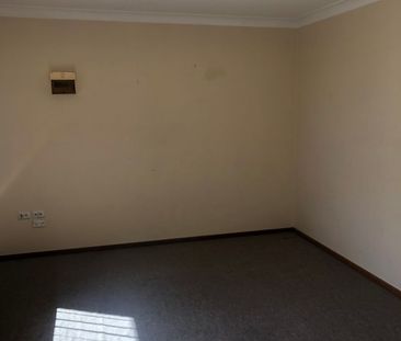 Quiet Complex - Photo 4