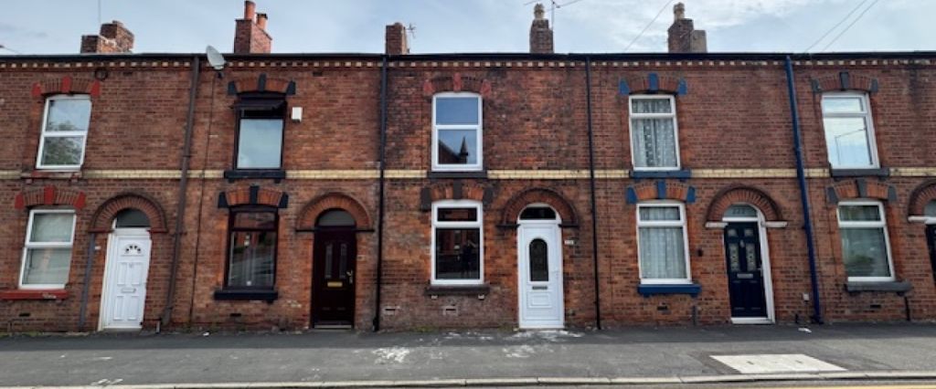 2 Bedroom Terraced House - Photo 1