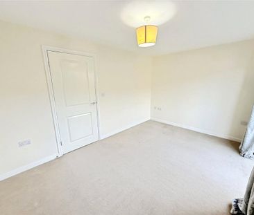 3 bedroom end of terrace house to rent - Photo 2